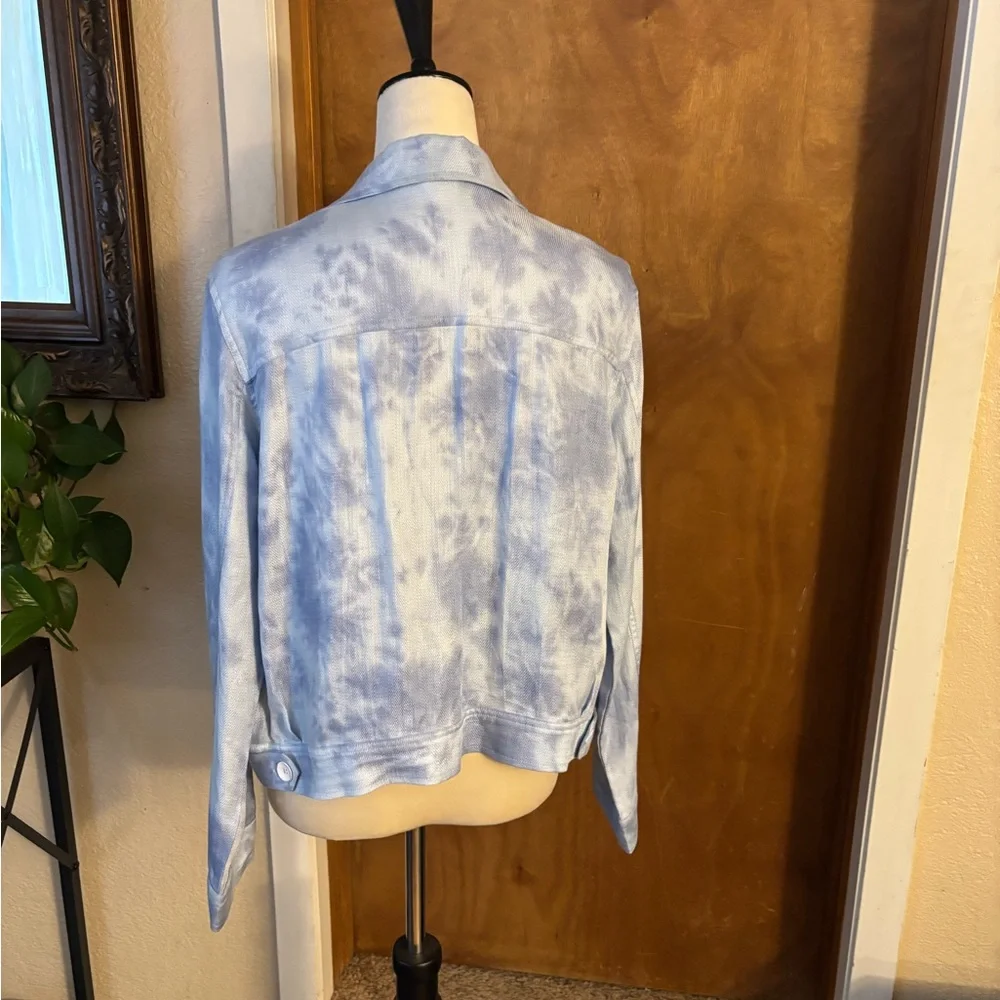 Button up jacket 
Women’s size Large. - Picture 5 of 10